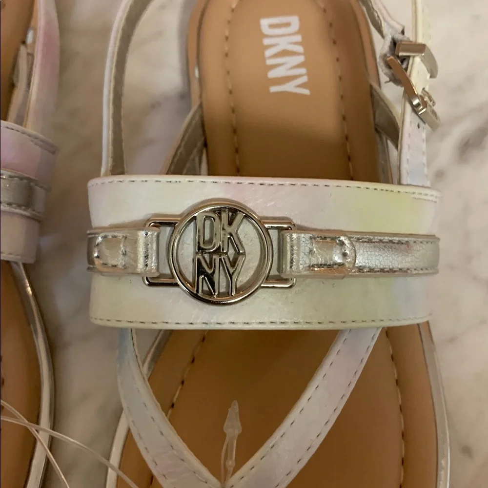 DKNY White Iridescent Girls' Sandals with Silver Medalion Logo Accent NEW Size 1